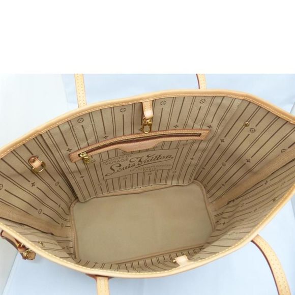 Louis Vuitton Neverfull MM Shoulder Bag - Picture 5 of 6